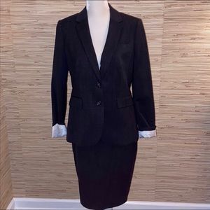 Banana Republic 2-piece Skirt Suit, size 10